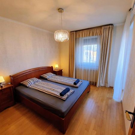 Centrum Apartman With Free Parking ジュール エクステリア 写真