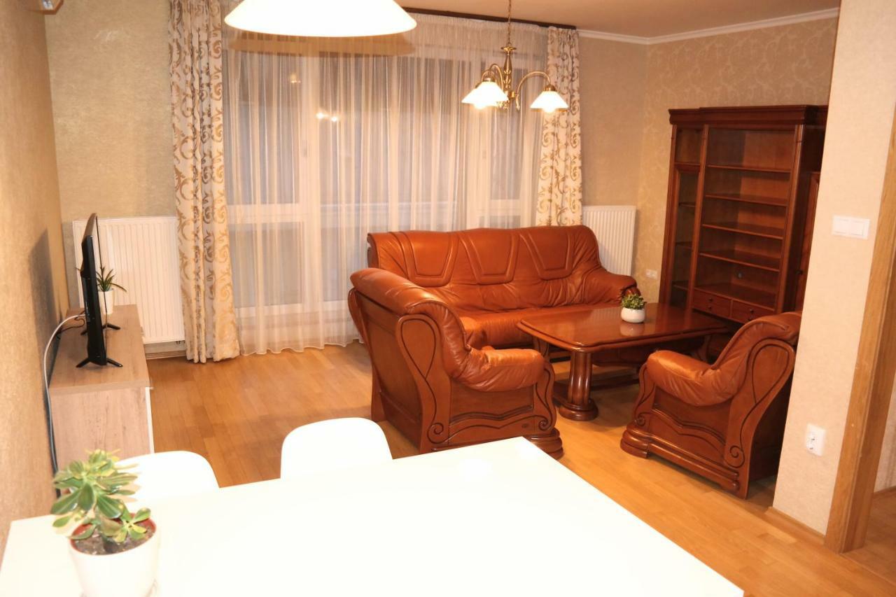 Centrum Apartman With Free Parking ジュール エクステリア 写真